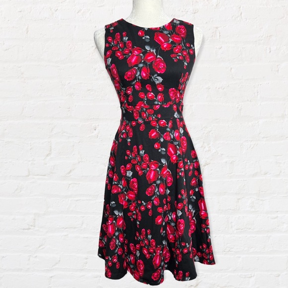 Vogue Fashion Rose Print Dress SZ Medium may have been altered to a small - Picture 2 of 14